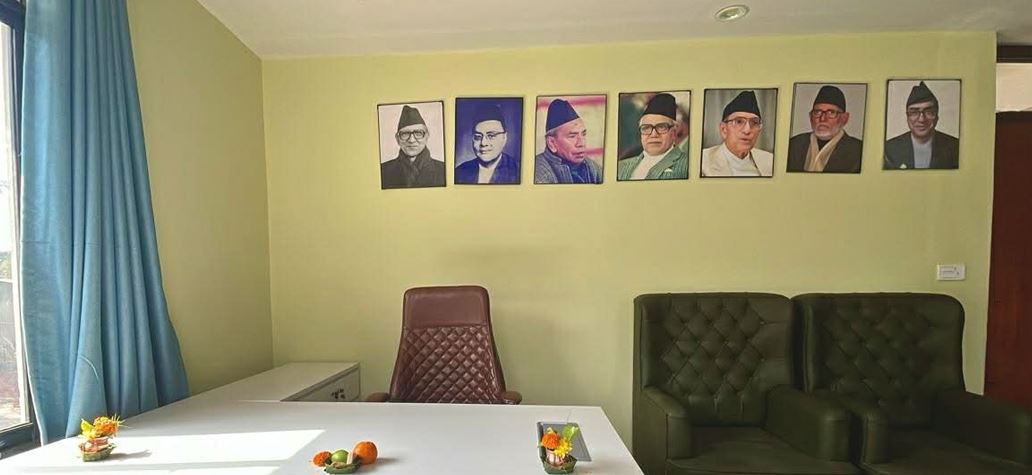 भित्तामा झुण्ड्याइयो देउवाको फोटो,सानेपामा गगनको कार्यकक्ष तयार